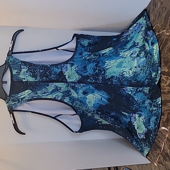 Like new tank top - Picture 4 of 4